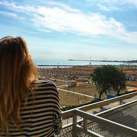 Hotel Tritone Rimini Luaran gambar