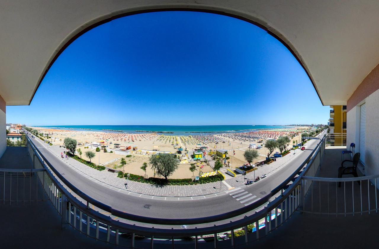 Hotel Tritone Rimini Luaran gambar