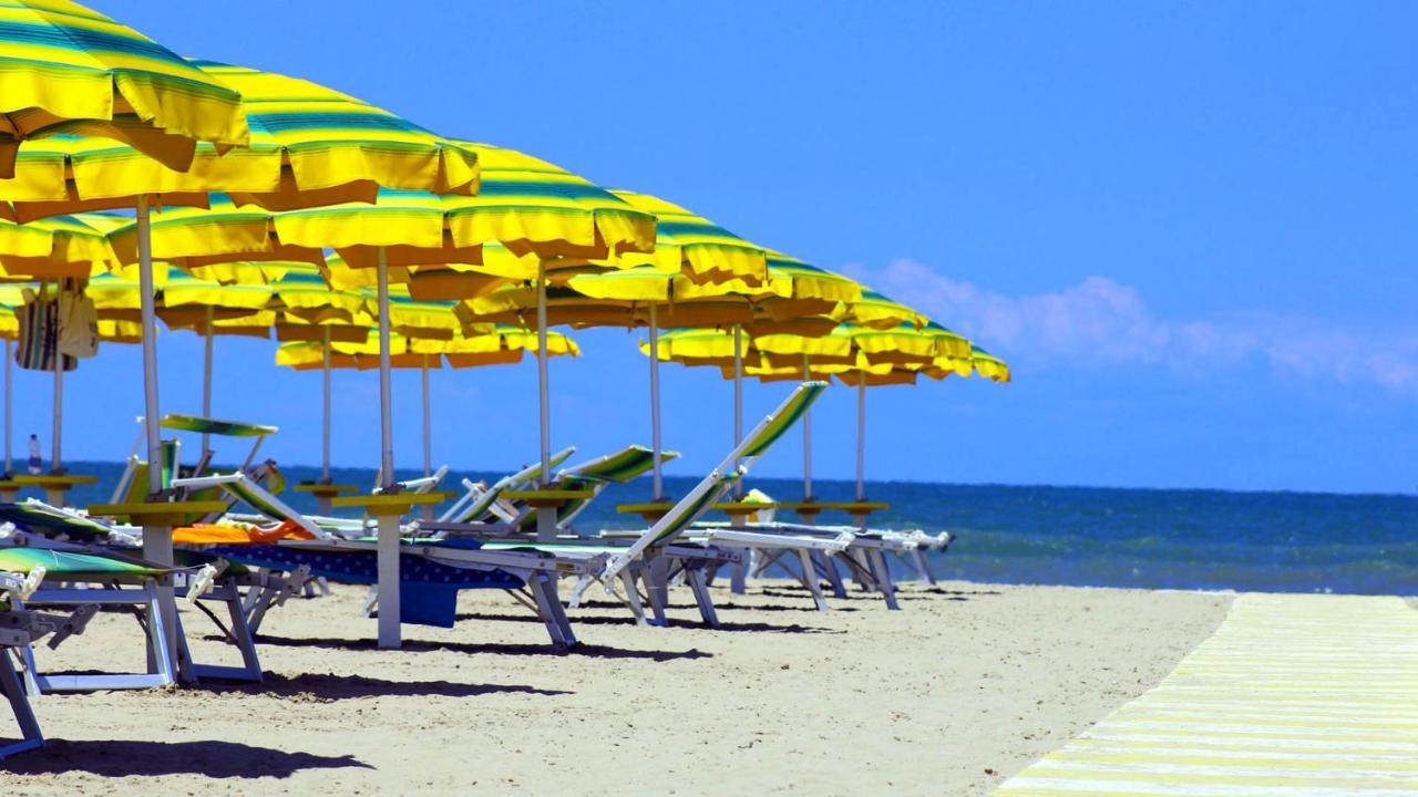 Hotel Tritone Rimini Luaran gambar