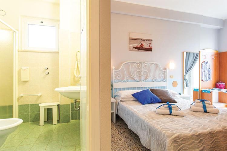Hotel Tritone Rimini Luaran gambar